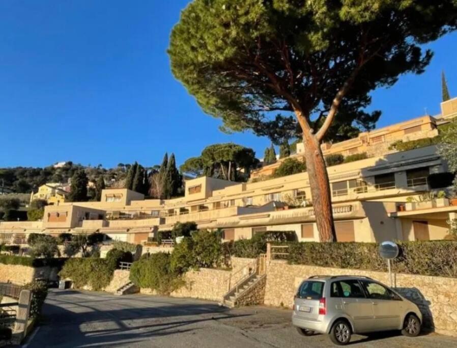 Appartamento Al 37 Vista Mare E Colline Finale Ligure Esterno foto
