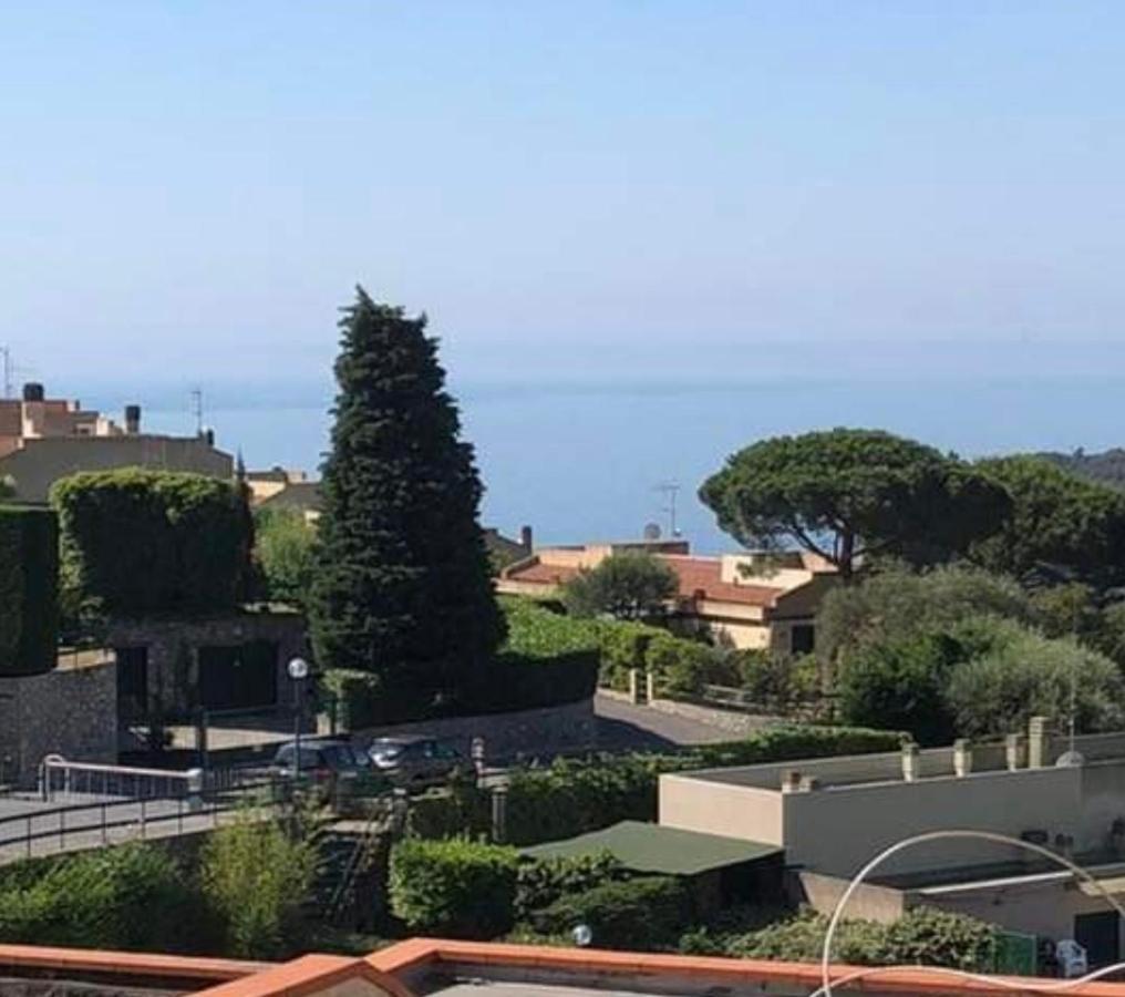Appartamento Al 37 Vista Mare E Colline Finale Ligure Esterno foto