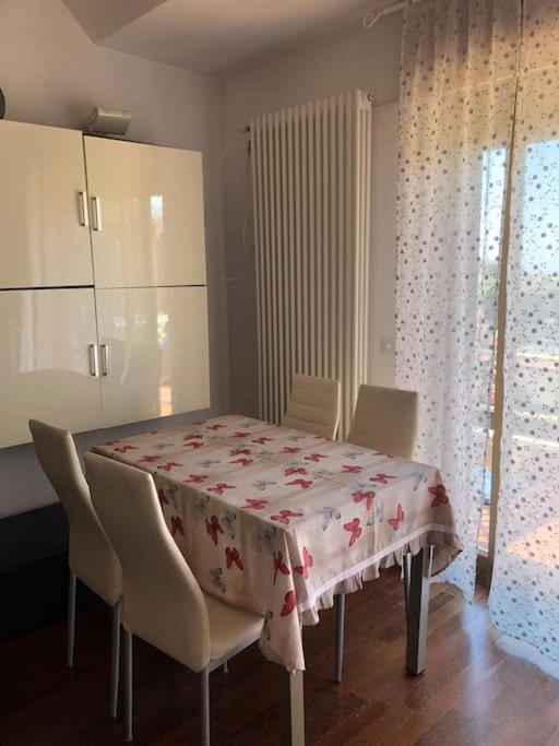 Appartamento Al 37 Vista Mare E Colline Finale Ligure Esterno foto