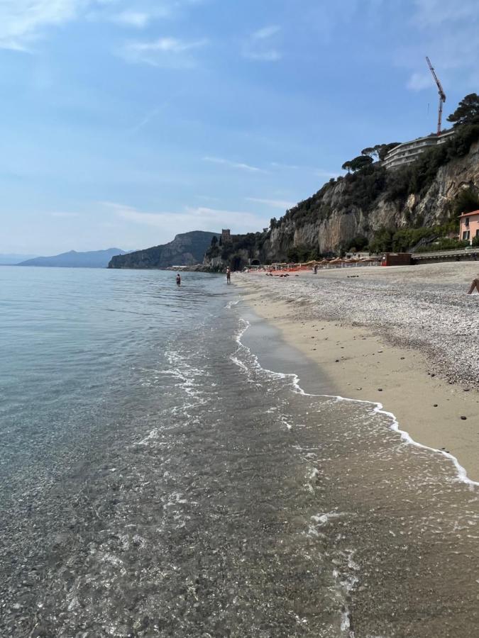 Appartamento Al 37 Vista Mare E Colline Finale Ligure Esterno foto